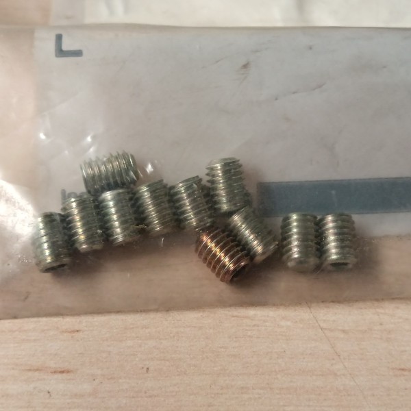 13806421 TORNILLO