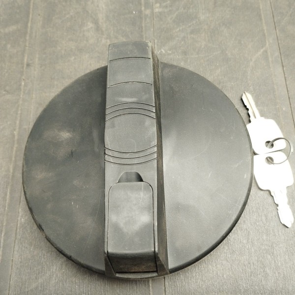 3616543M1 TAPON CON LLAVE