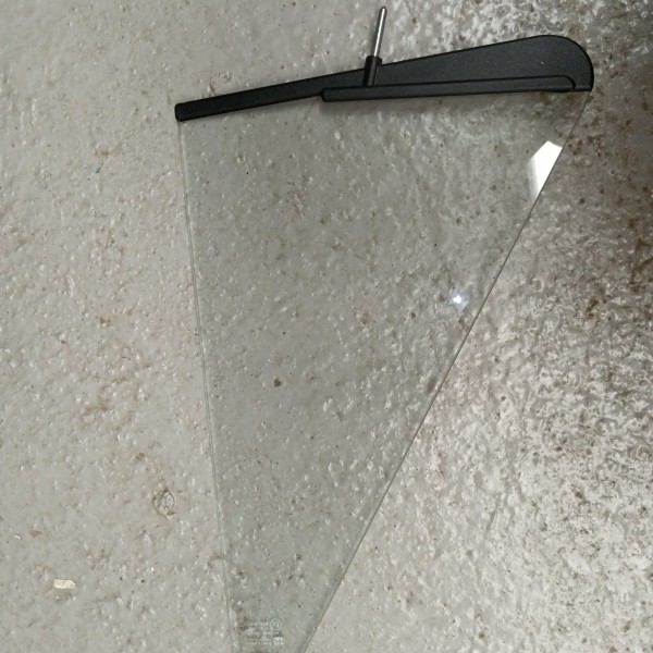 43R-001051 VENTANA GIRATORIA