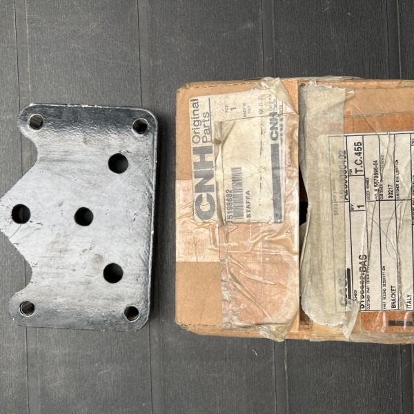 5198882 PIEZA SOPORTE