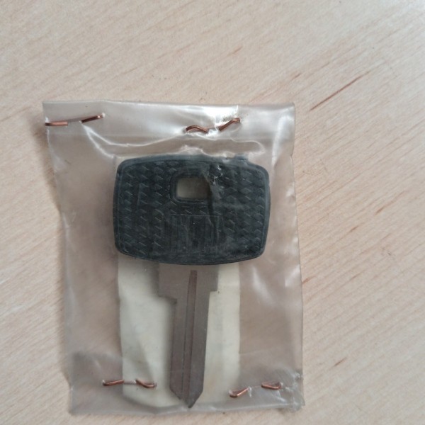 790849 LLAVE EN BLANCO