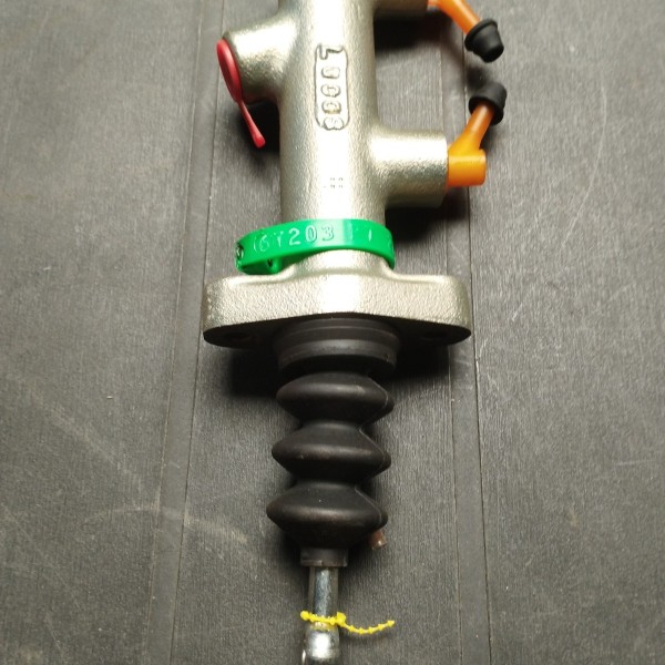 81867084 CILINDRO HIDRAULICO