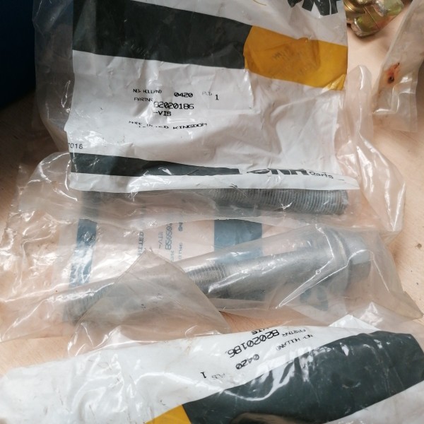 82020186 TORNILLO