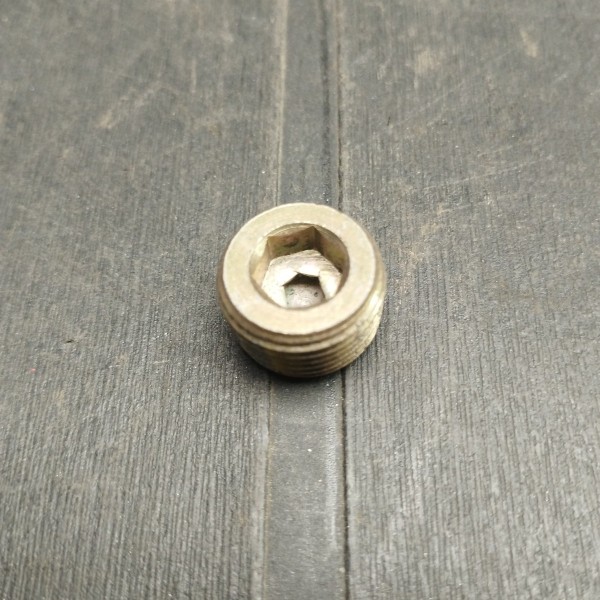 825031M2 TAPON