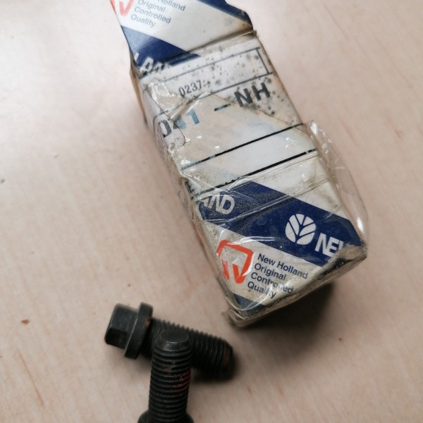 85807041 TORNILLO