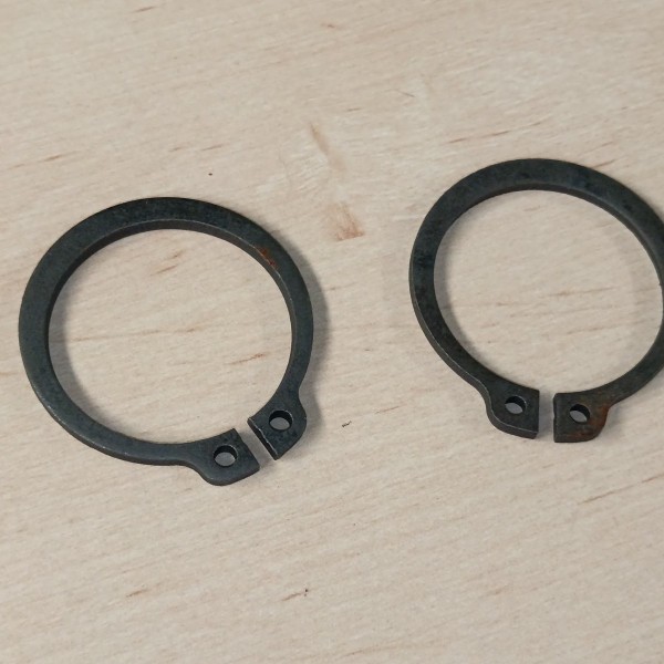 87016944  CLIP EXTERIOR