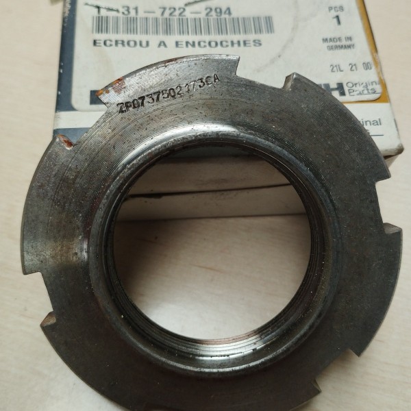 1-31-722-294 TUERCA