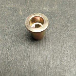 142704M1 TUERCA REMACHABLE