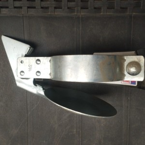 2930-95 TAPA DE ESCAPE