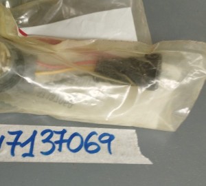 47137069 CONECTOR (PORTALAMPARA FARO TRAS FRENO BOMBILLA 87642985 RE49778)