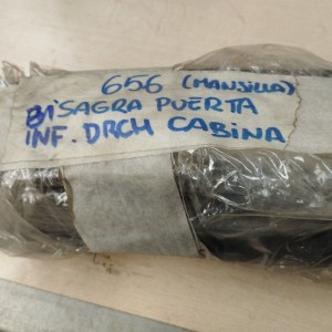 656 BISAGRA PUERTA INFERIOR DERECHA MANSILLA