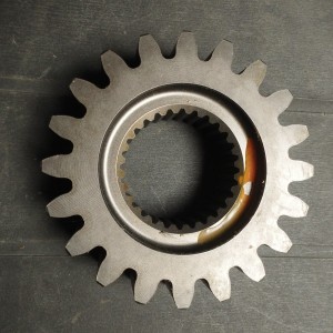 84429795 PIﾑON ENGRANAJE EMPACADORA
